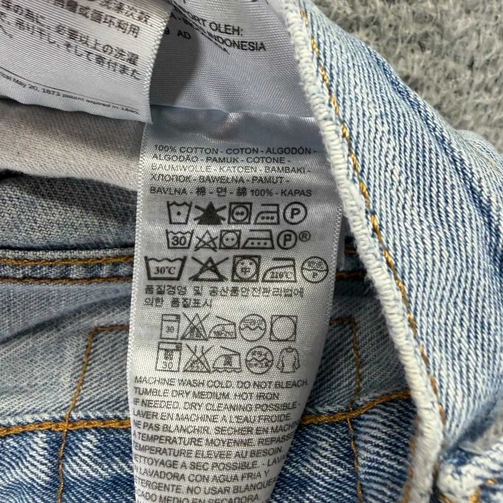 Levis before purchasing